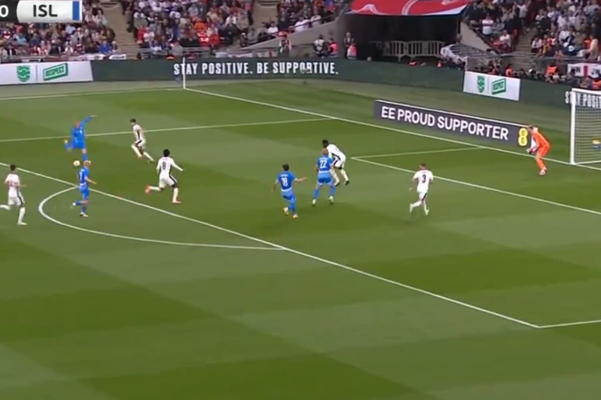 Jon Dagur Thorsteinsson remata al gol en Wembley; será el 1-0 de Islandia ante Inglaterra en la previa de la Eurocopa 2024