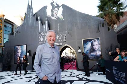 Jon Voight, el padre de Angelina Jolie, pasó a felicitarla en el Avant premier de Maléfica 2