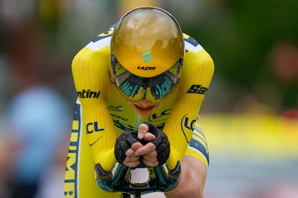 Jonas Vingegaard deslumbró en la 16ta etapa del Tour de France y lidera la general por casi dos minutos tras llegar a Combloux.