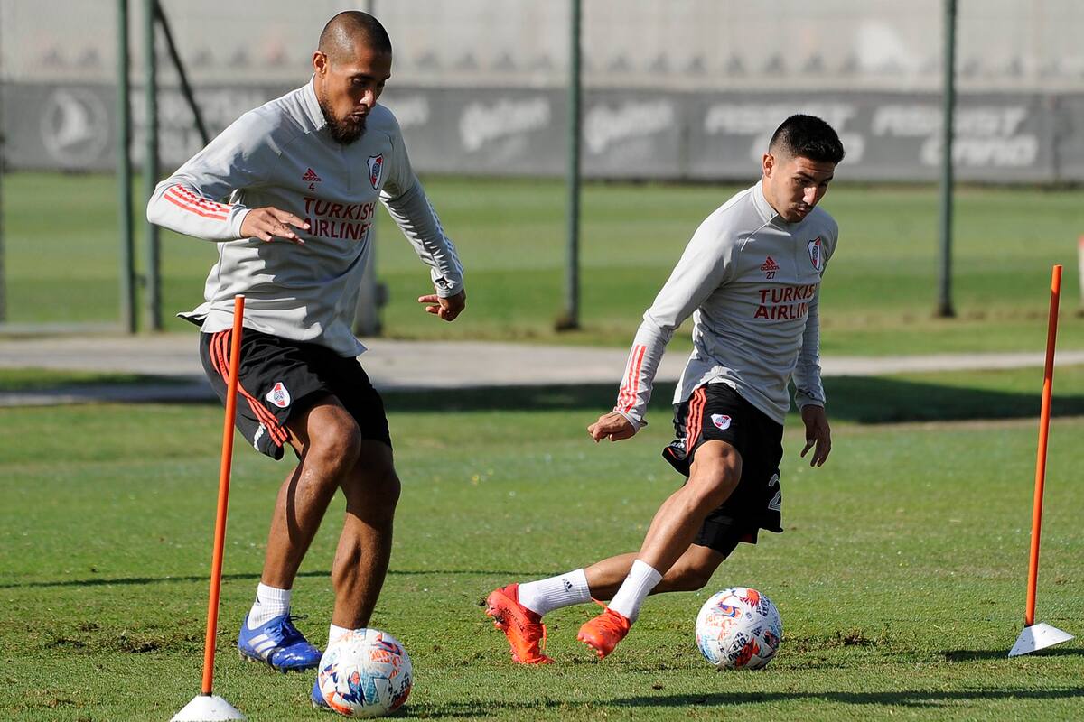 Jonatan Maidana y Gonzalo Montiel; el lateral derecho vuelve a estar entre los convocados para jugar ante Arsenal, en Sarandí