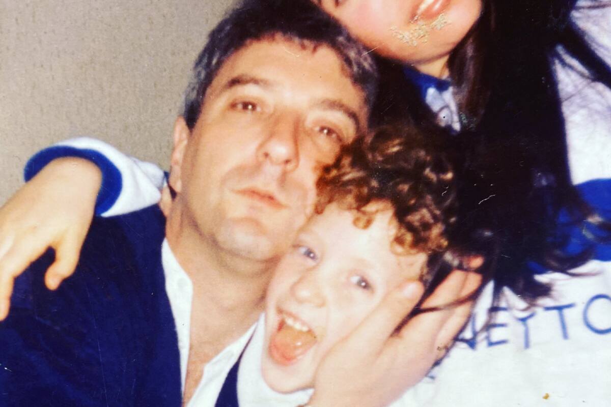 Jonatan Viale junto a su difunto padre, Mauro Viale