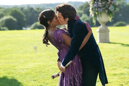 Jonathan Bailey y Simone Ashley protagonizaron la segunda temporada de Bridgerton como Anthony Bridgerton y Kate Sharma