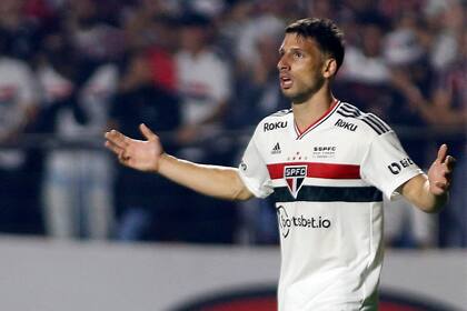 Jonathan Calleri es el centrodelantero argentino que brilla en San Pablo y que peleará por el título