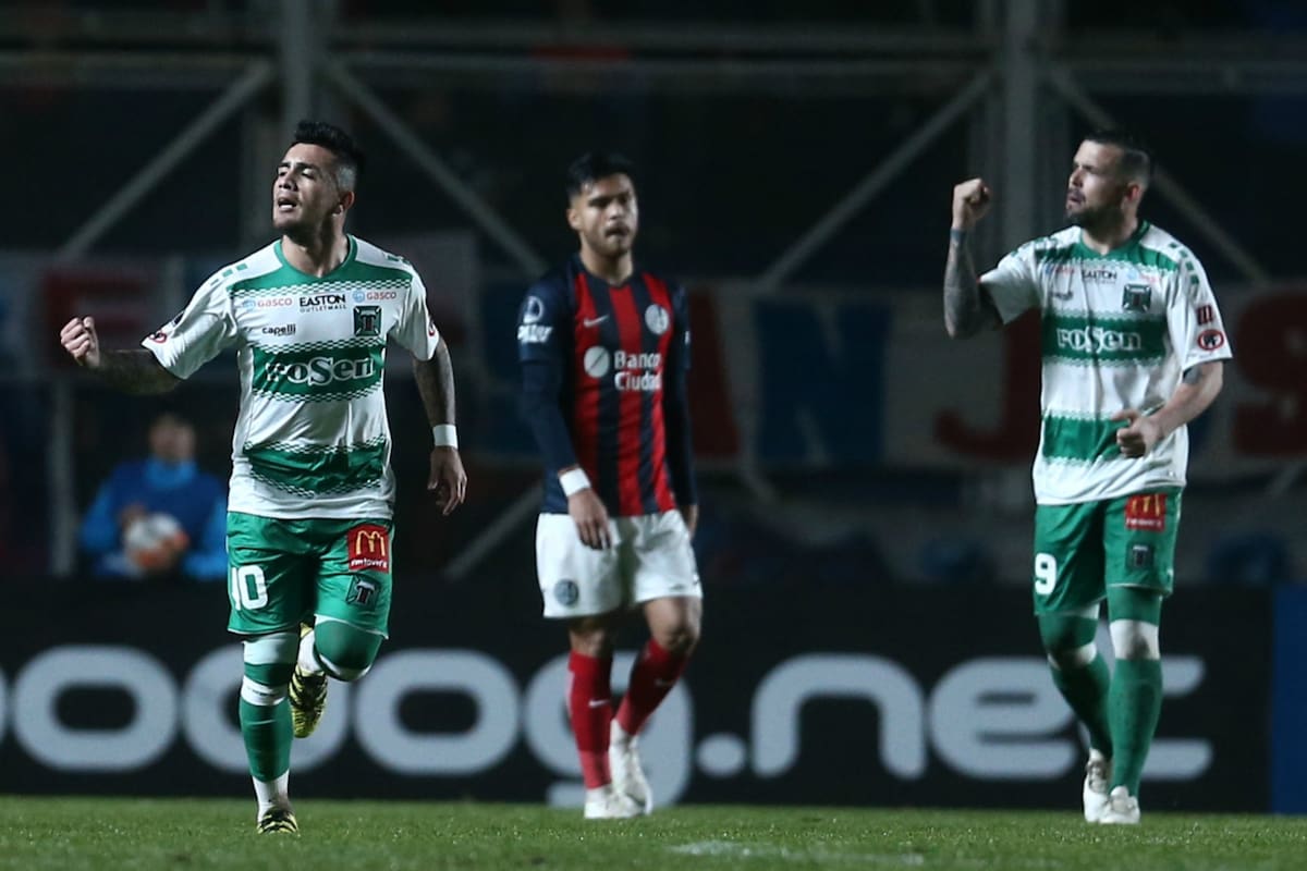 Jonathan Requena (10) fue incluido incorrectamente en Temuco y San Lorenzo pidió los puntos