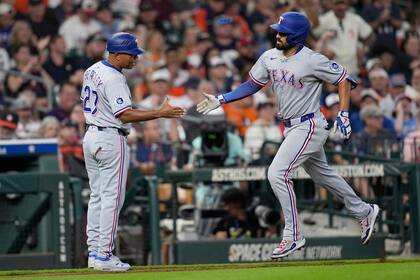 Jonrón 250 de Semien destaca en victoria 5-1 de los Rangers sobre Astros