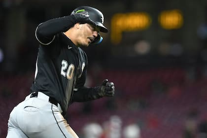 Jonrón de 3 carreras de Miguel Vargas en la 10ª da victoria a Medias Blancas, 5-1 sobre Rojos