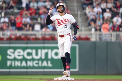 Jonrón de 479 pies de Buxton impulsa victoria 6-2 de Mellizos ante Rangers