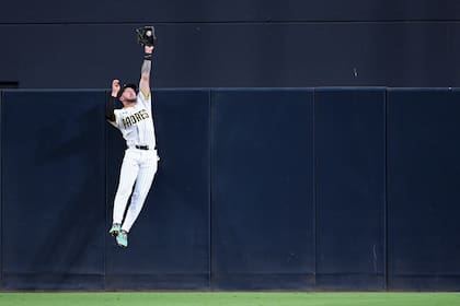 Jonrón de Arraez y atrapadas de Merrill y Tatis dan a Padres victoria 1-0 sobre Diamondbacks