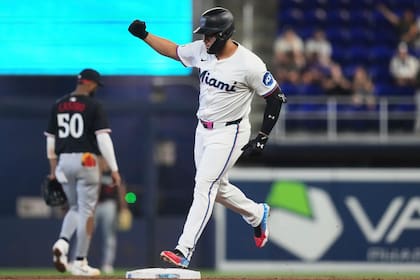 Jonrón de dos carreras de Agustín Ramírez lleva a Marlins a vencer 4-1 a Mellizos