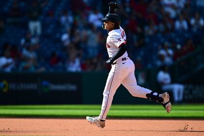 Jonrón de Naylor impulsa a Guardianes a victoria 3-2 sobre Medias Blancas para barrer serie