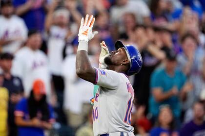 Jonrón de Ronny Mauricio impulsa a los Mets a vencer 8-1 a los Rockies