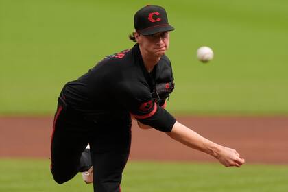 Jonrón de tres carreras de Will Benson ayuda a Rojos en triunfo 5-4 sobre Guardianes