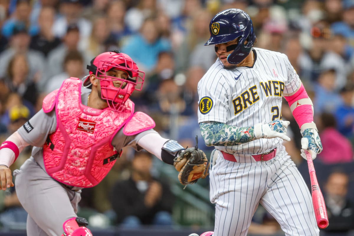 Jonrón de Turang ante Bednar en el noveno ayuda a Cerveceros a barrer por 4-3 a Yankees