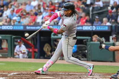Jonrones de Ketel Marte y Corbin Carroll guían a Diamondbacks a victoria 8-3 sobre Bravos