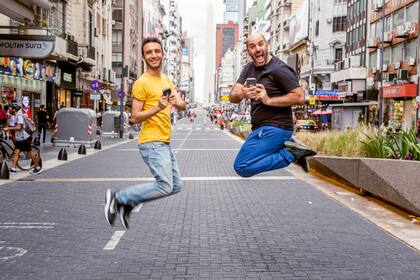 Jony Camiser y Ezequiel Hara Duck, los creadores de WhatsApp a cielo abierto