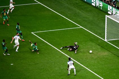 Jordan Henderson le dio la primera ventaja a Inglaterra