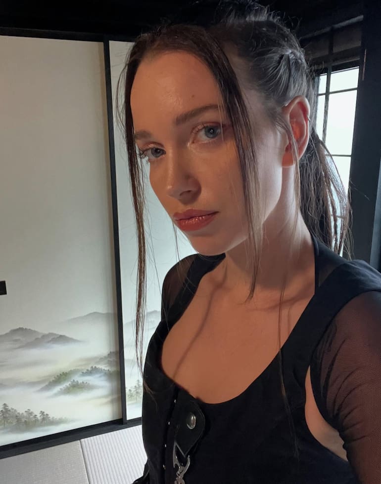 Jordan Joy, la hija de 37 años de Bono, se lanza como cantante