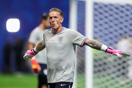 Jordan Pickford en la entrada en calor en Kansas City