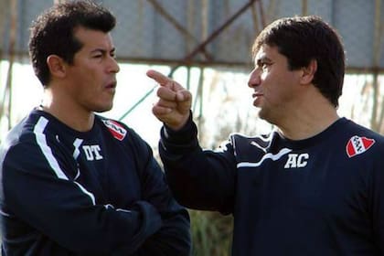 Jorge Almirón analiza el jugador para contratar por el lesionado Vallés