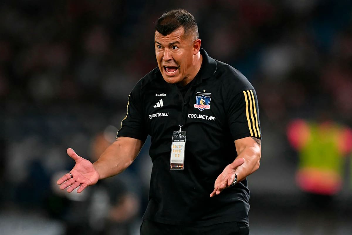 Jorge Almirón, con todo: así vive los partidos el conductor de Colo Colo