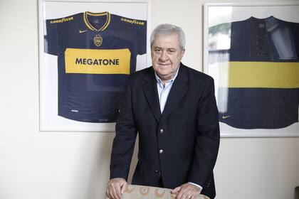 Jorge Ameal, el primer mandatario de Boca, que por ahora paga completos los salarios del plantel profesional.
