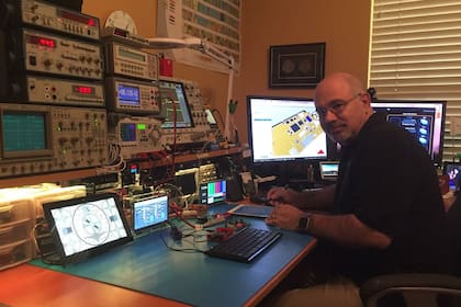 Jorge Amodio en su casa en Texas