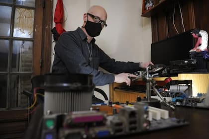 Jorge Baiz pasó de vender café en Once a arreglar computadoras