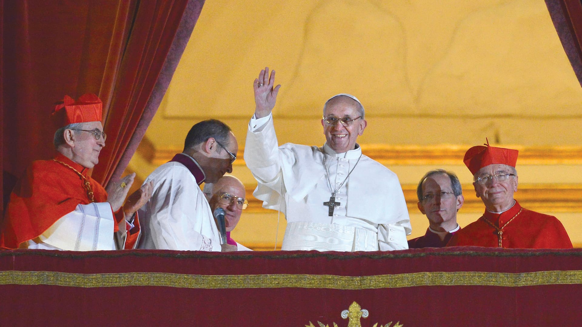 Jorge Bergoglio no llegó como favorito al cónclave de 2013. Los apostadores que jugaron por él se llevaron 32 dólares por cada dólar apostado (Photo credit should read VINCENZO PINTO/AFP/Getty Images)