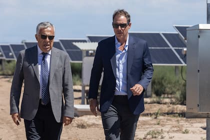 Jorge Brito inauguró un parque solar en Luján de Cuyo con una inversión de US$160 millones, del acto participó el gobernador mendocino Alfredo Cornejo