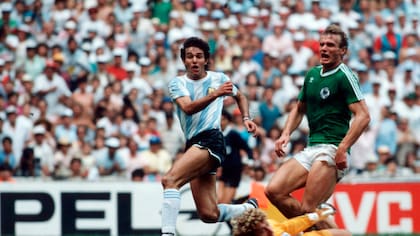 Jorge Burruchaga marca el gol del triunfo frente a ALemania en la final