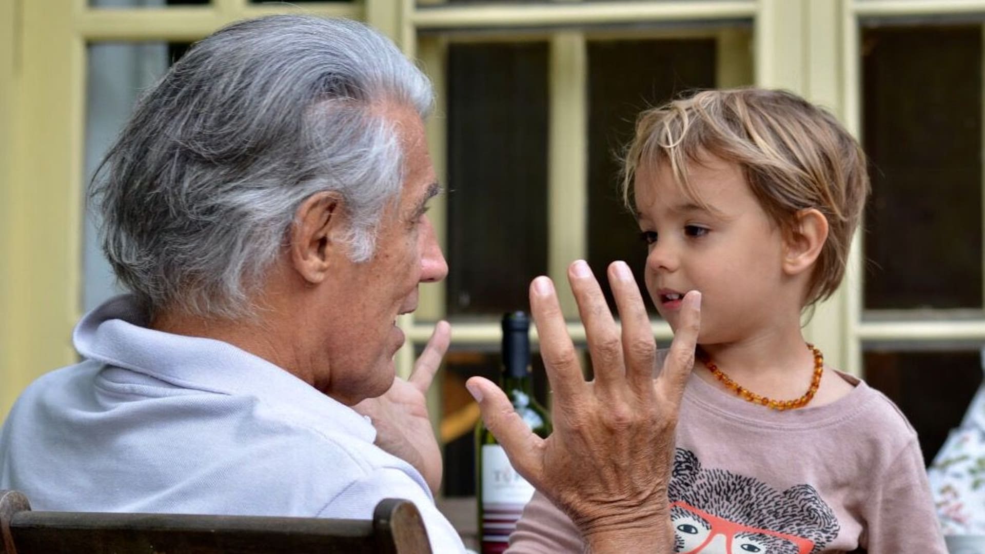 Jorge Bustamante junto a su nieto, Ramón