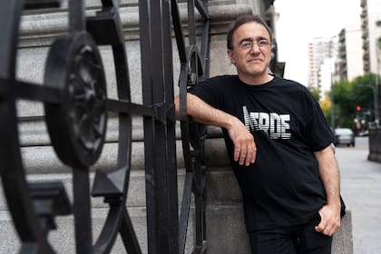 "Jorge Calvetti siempre me decía: ante cualquier circunstancia dada que hay que adecuarse", recuerda Luis Longhi