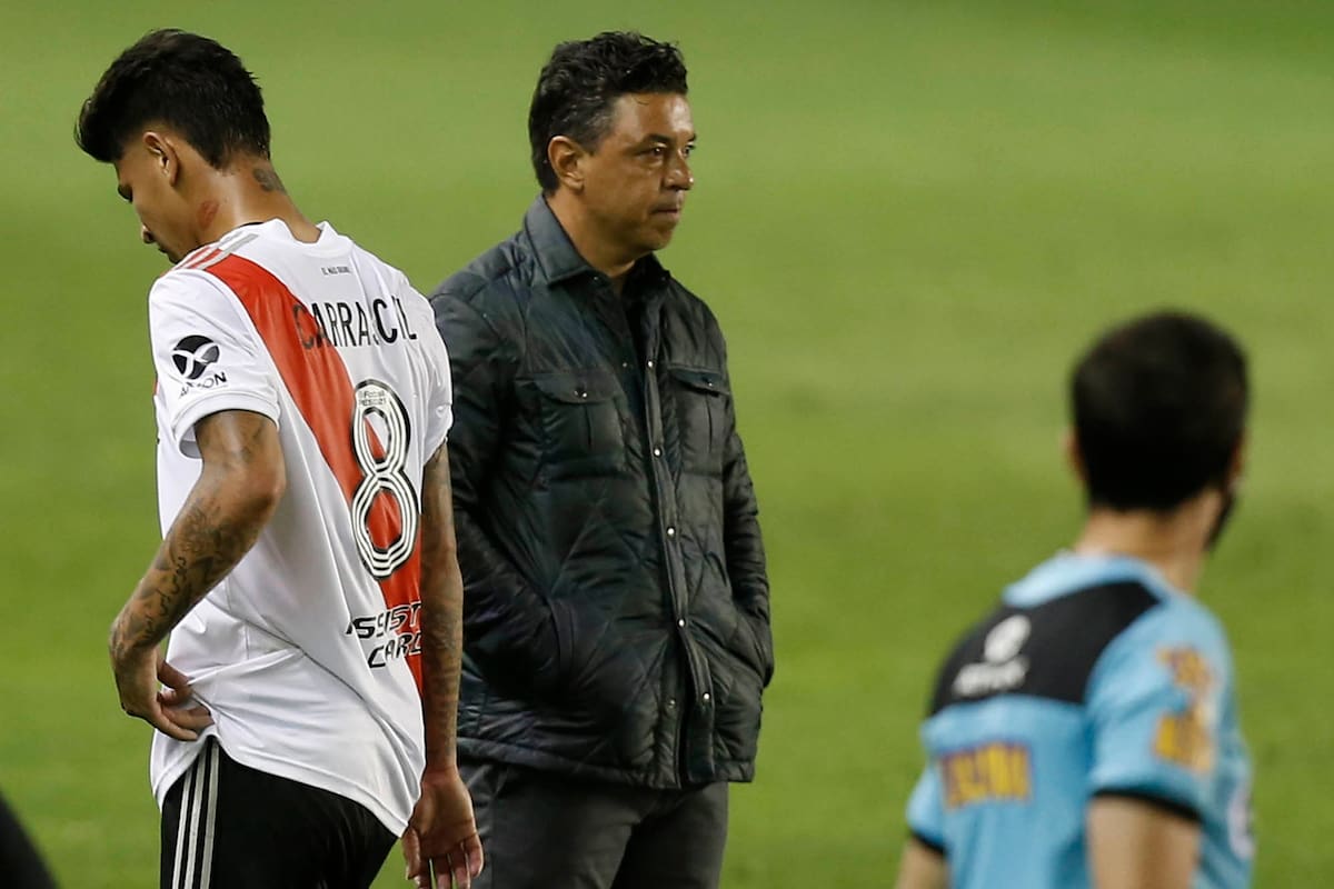 Jorge Carrascal ingresó al comienzo del segundo tiempo, mostró chispazos y fue expulsado; Marcelo Gallardo quedó muy disgustado con el colombiano.