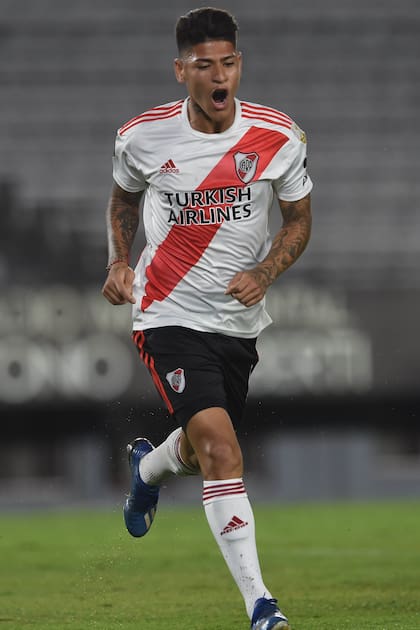 Jorge Carrascal todavía no logra dar el salto de calidad que exige el plan de juego que dicta Marcelo Gallardo en River