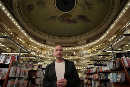 Jorge Carrión en El Ateneo Grand Splendid, "catedral" de las librerías porteñas