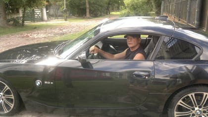 Jorge "Chucky" Giménez y una de sus posesiones más preciadas: el BMW Z4