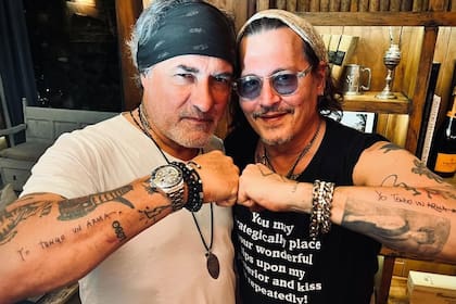 Jorge "Corcho" Rodríguez y el actor Johnny Depp, que el mes pasado viajó a la Argentina y se instaló en la casa del empresario, de quien es amigo