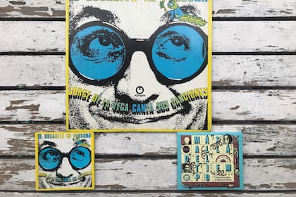 Jorge de la Vega x 3: El vinilo original (1968), la reedición en CD de la galería Ruth Benzacar (2000) y el flamante Más allá del tiempo, con Marikena Monti.