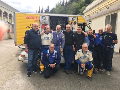 Jorge del Buono, junto al equipo de trabajo
