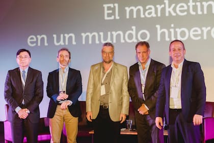Jorge Fontevecchia, Guillermo Rivaben, Gustavo Buchbinder, Daniel Hadad y Martín Etchevers