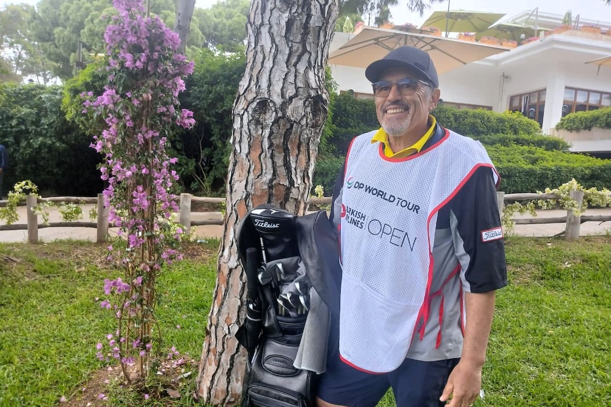 Jorge Gamarra, después de completar 72 hoyos con su jugador originario de china en el Turkish Airlines Open, donde también participó el argentino Andrés Gallegos