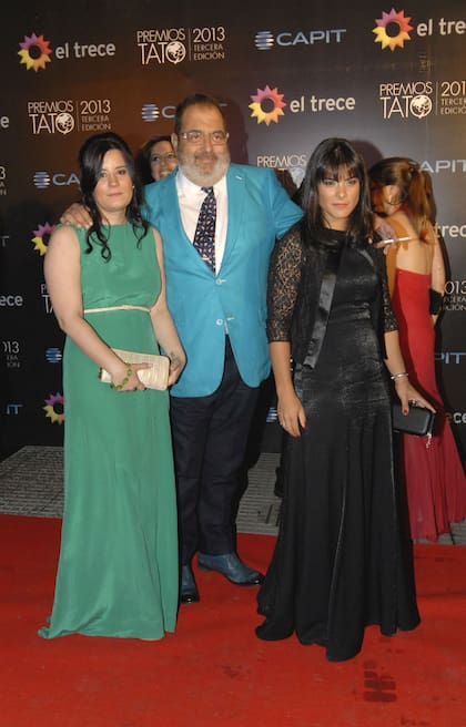 Jorge Lanata junto a su exmujer, Sara Stewart Brown, y su hija Bárbara, años atrás en un evento