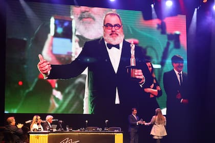 Jorge Lanata fue homenajeado durante la celebración de los 100 años de Radio Mitre