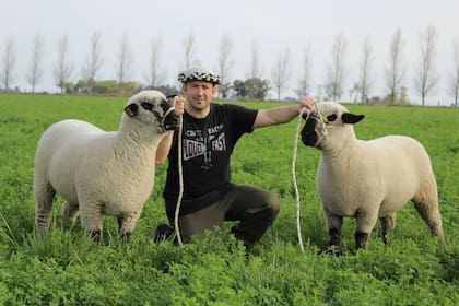 Jorge Linares sueña con un nuevo Palermo y con comprar el campo a su padre
