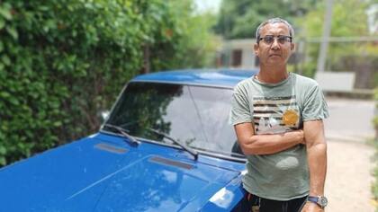 Jorge Lloro es uno de los muchos taxistas en Cuba que viven al día ante la escasez de combustible