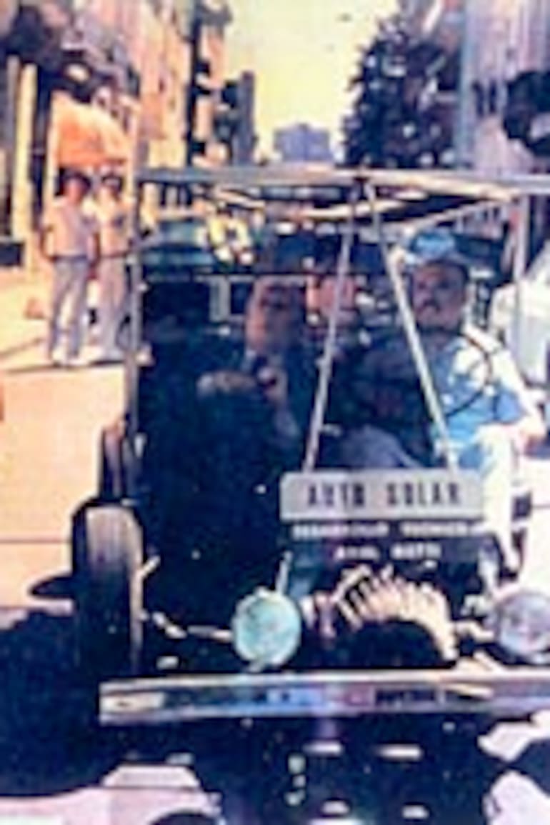 Jorge Luis Borges en el auto eléctrico solar de Ariel Rietti