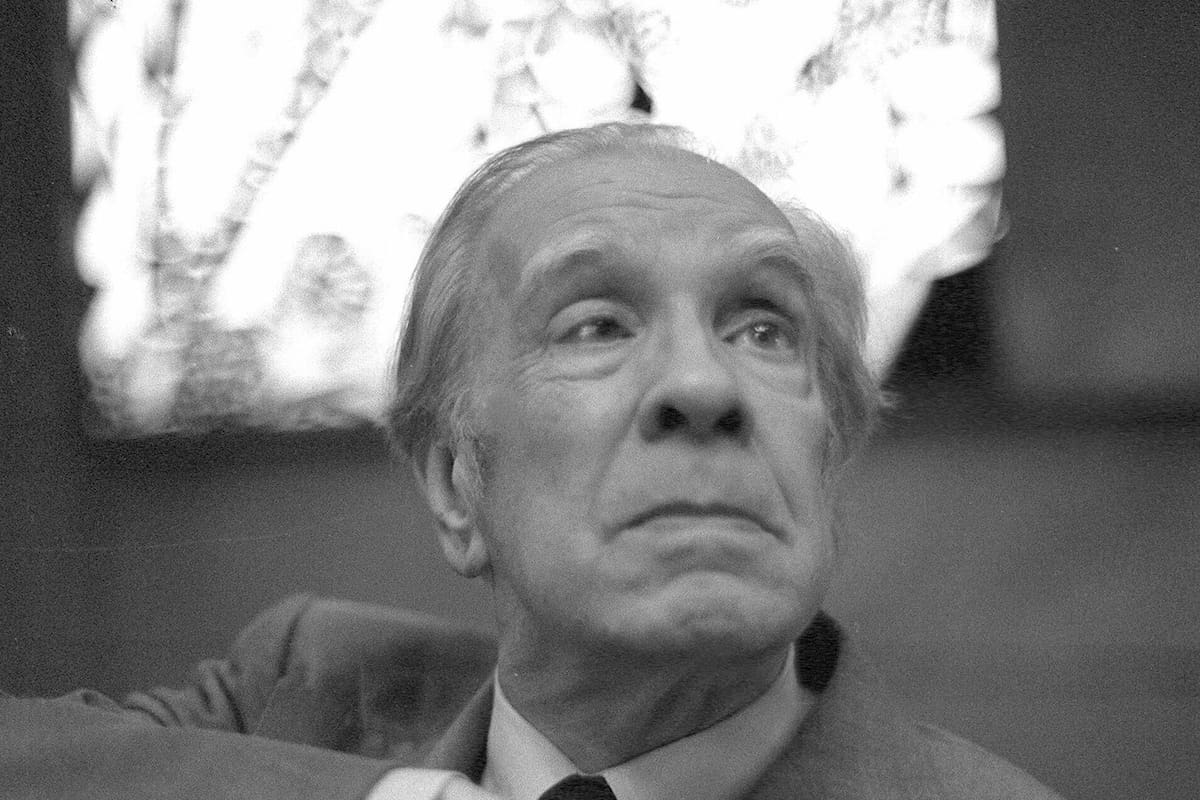 Jorge Luis Borges moría un día como hoy, hace 37 años
