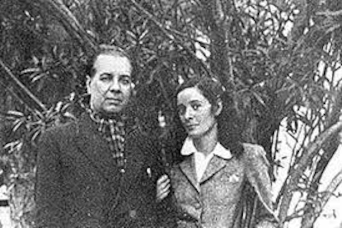 Jorge Luis Borges y Estela Canto en el Jardín Zoológico, en 1945