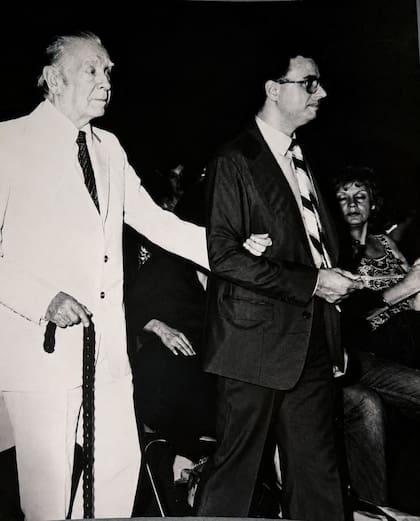 Jorge Luis Borges y su entrevistador, Fernando Flores Maio, en los años '70