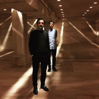 Jorge Macchi (izq.) convocó al arquitecto Nicolás Fernández Sanz (der.), autor de la remodelación de la nueva sede